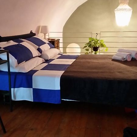 Il Pozzo Di Santa Teresa Apartment Катания Стая снимка
